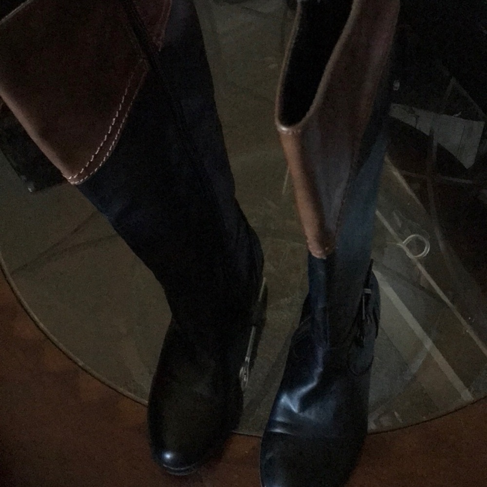 Boots - Picture 3 of 3
